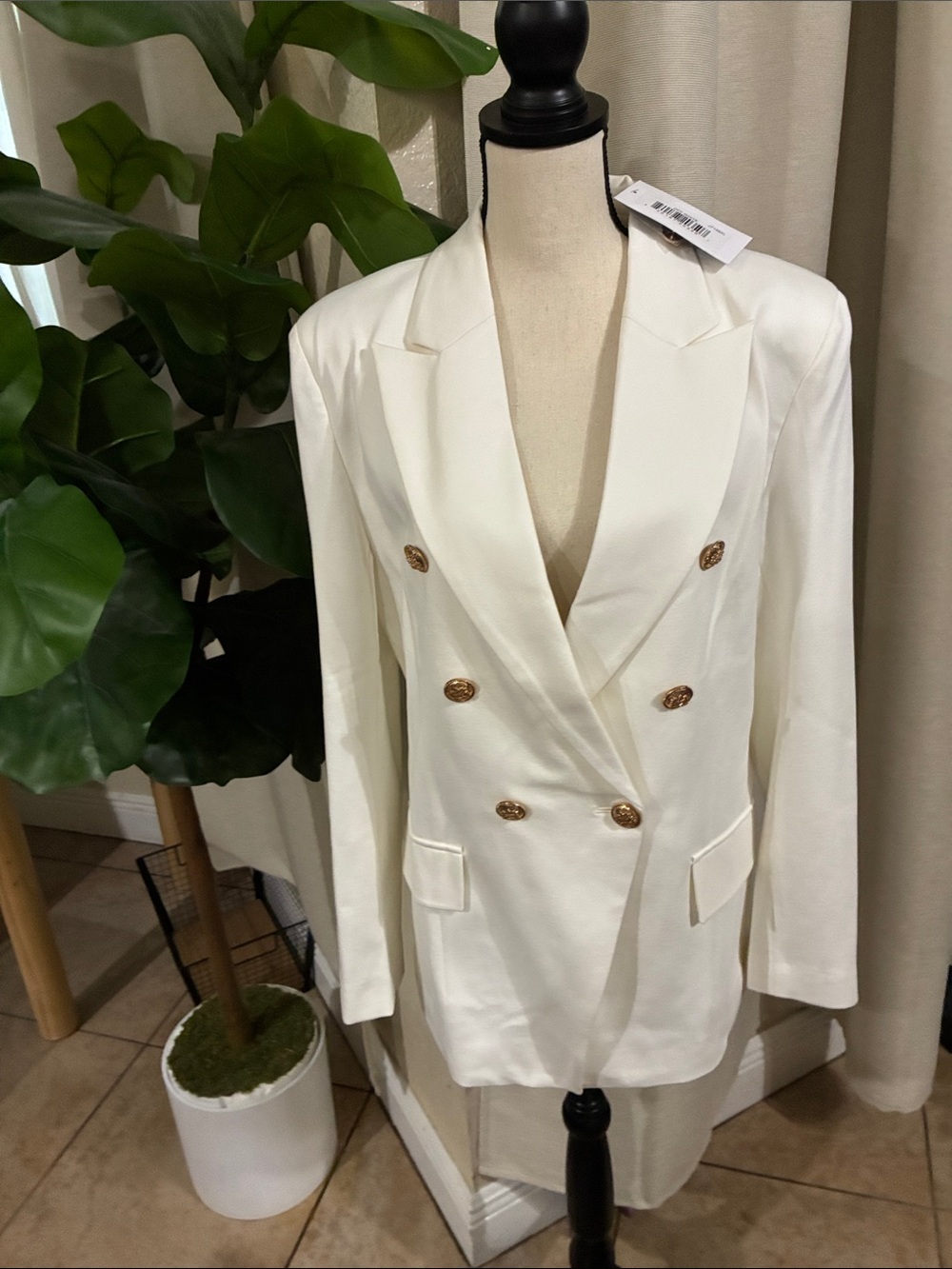 Elegant Double-Breasted White Blazer Jacket